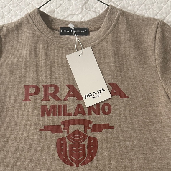 Set - Picture 2 of 10